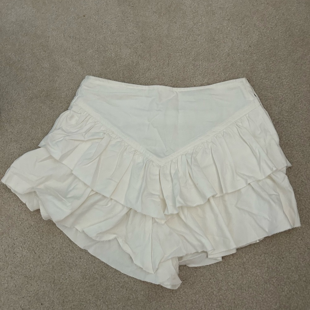 Cute white skirt